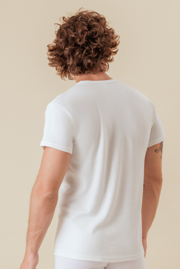 Maglia intima uomo mezza manica scollo a v in lana cotone per una morbidissima e freschissima sensazione sulla pelle