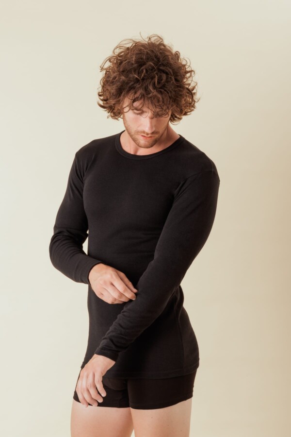 Maglia intima uomo manica lunga in 100% jersey caldo cotone per una morbidissima e freschissima sensazione sulla pelle