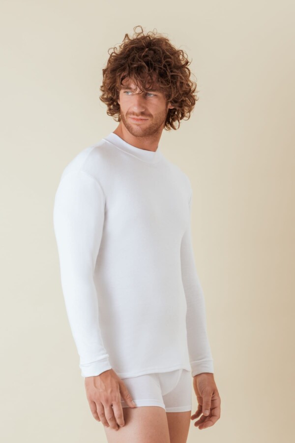 Maglia intima uomo lupetto in 100% jersey caldo cotone pettinato per una morbidissima e freschissima sensazione sulla pelle