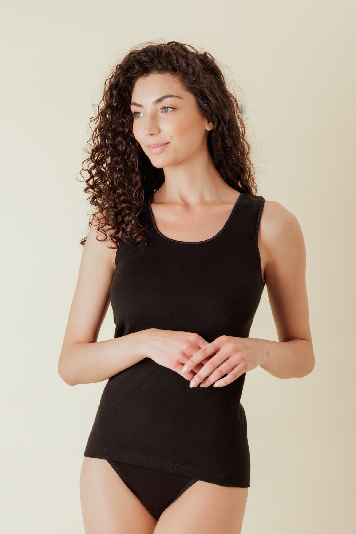 Canotta intimo donna spalla larga raso in 100% cotone jersey a costina per una morbidissima e freschissima sensazione sulla pelle