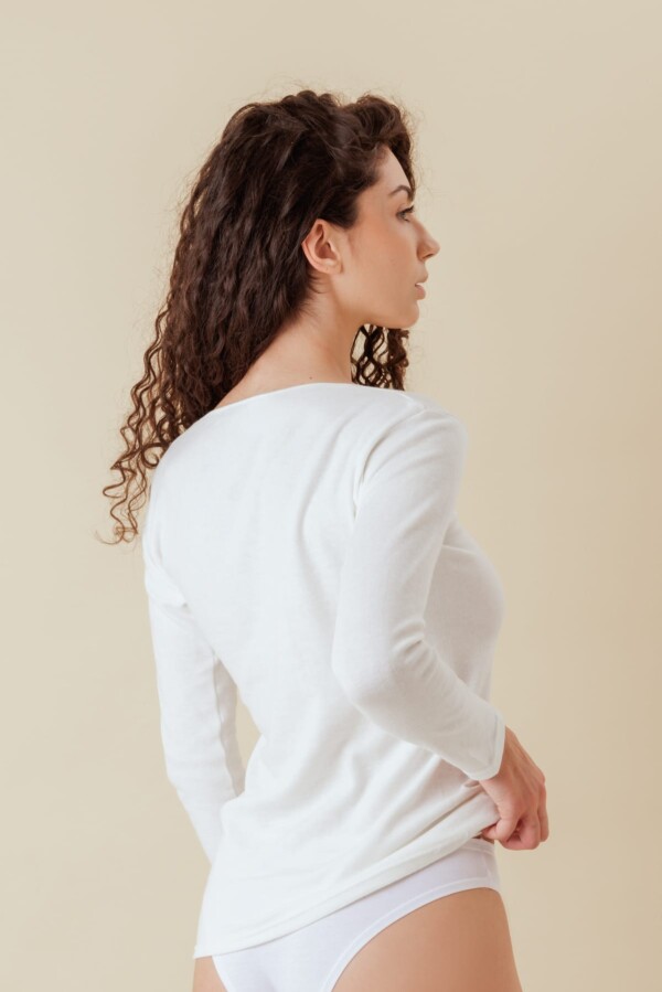 Maglia intima donna manica lunga raso in lana cotone per una morbidissima e freschissima sensazione sulla pelle