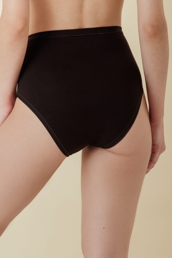 Slip donna in cotone bielastico per una morbidissima e freschissima sensazione sulla pelle