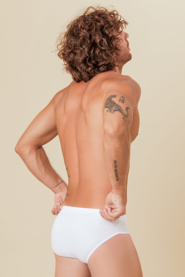 Slip uomo in 100% cotone jersey pettinato per una morbidissima e freschissima sensazione sulla pelle